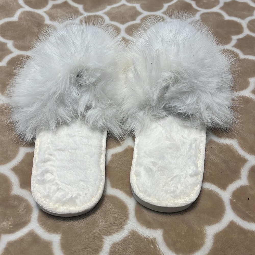 Slippers - Picture 2 of 3